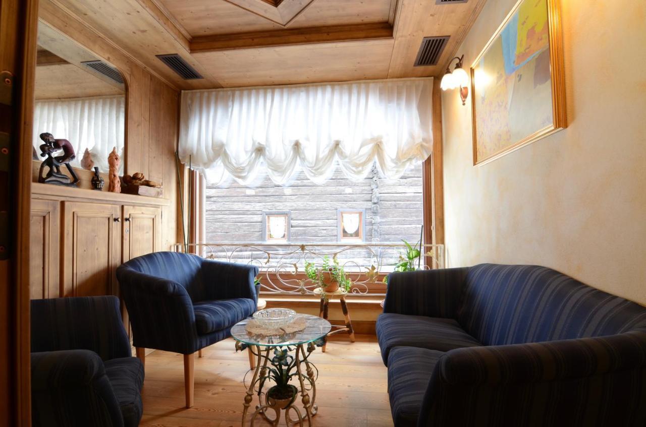 Albergo Alpenrose Livigno Buitenkant foto