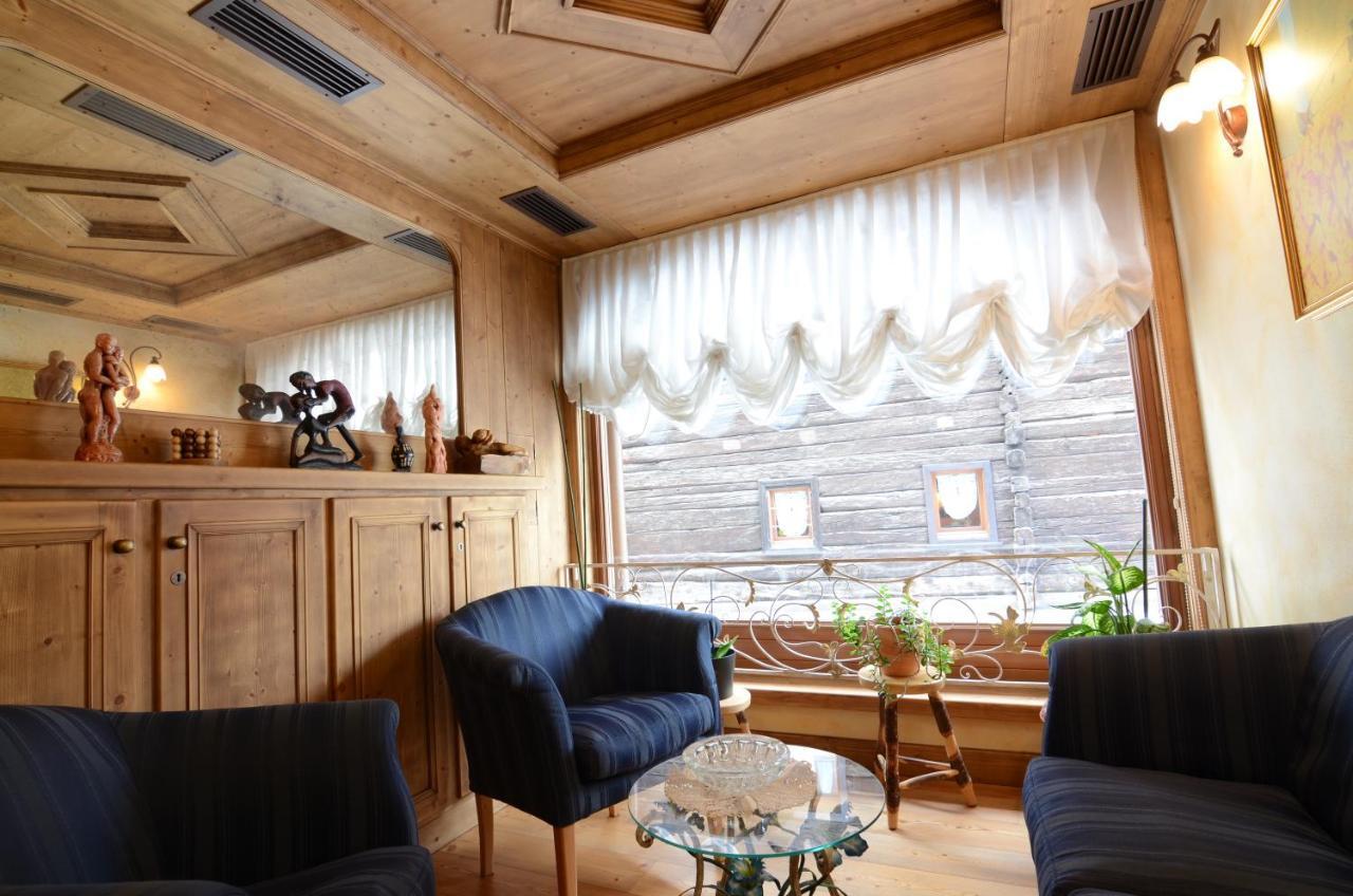 Albergo Alpenrose Livigno Buitenkant foto